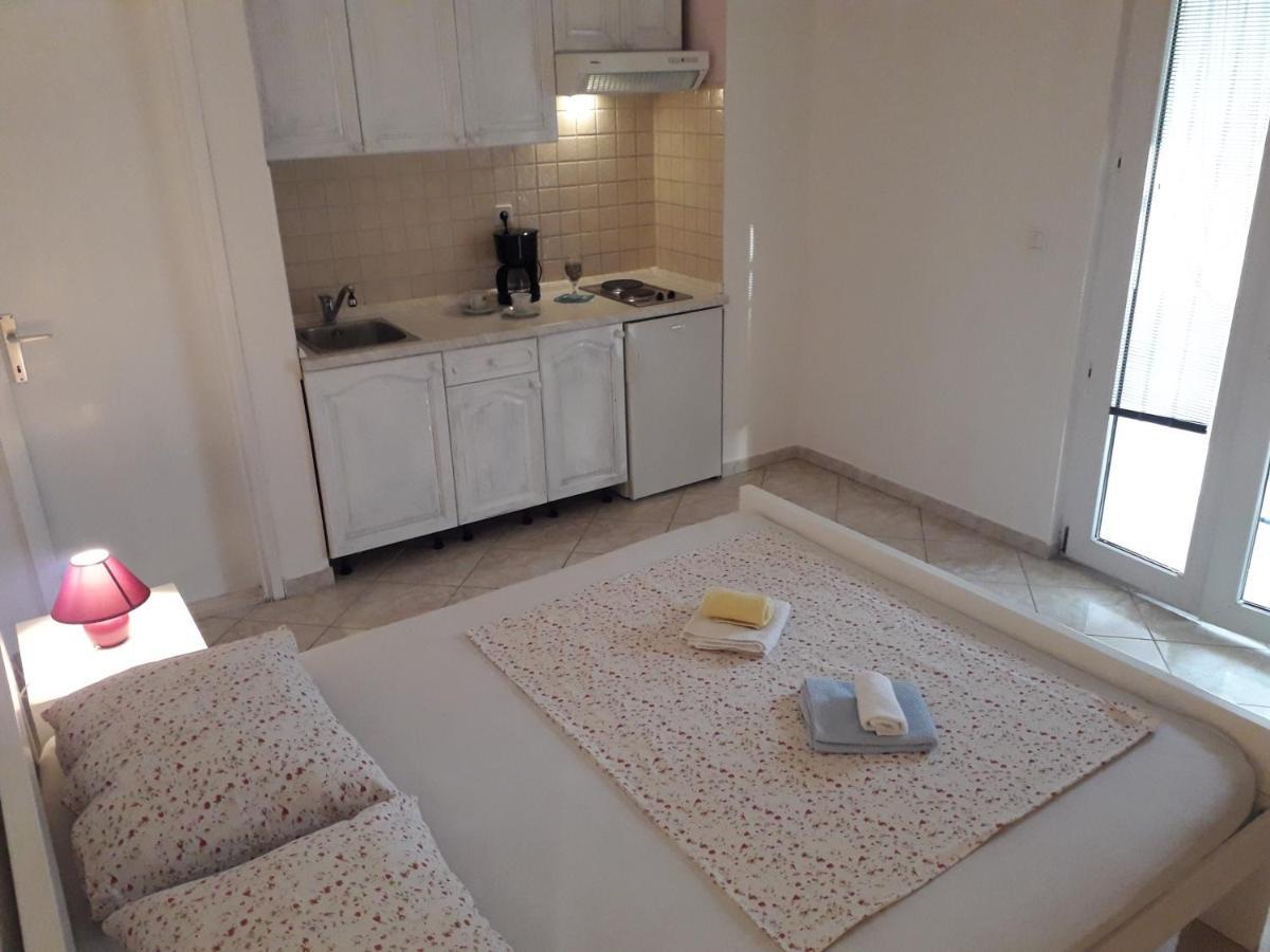 Apartments With A Parking Space Pakostane, Biograd - 14054 Bagian luar foto